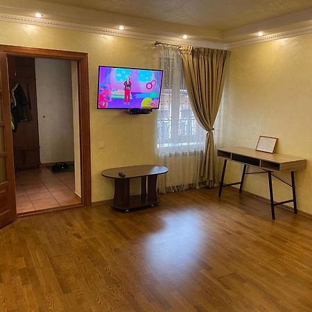 Apartment On Kostyushka 20 Lviv Buitenkant foto